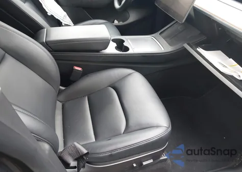 2022 Tesla Model Y Long Range Dual Motor All-Wheel Drive from USA, damaged, VIN 7SAYGDEE3NF461019